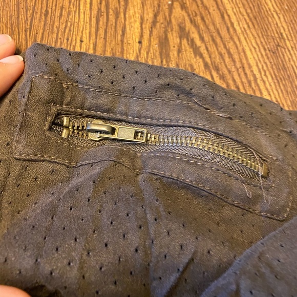 Cute zipper jacket woth floral inside! - Picture 8 of 9